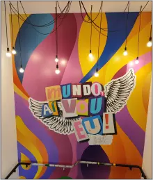 Adesivo decorativo e comunicação visual aplicada pela EJR Artes